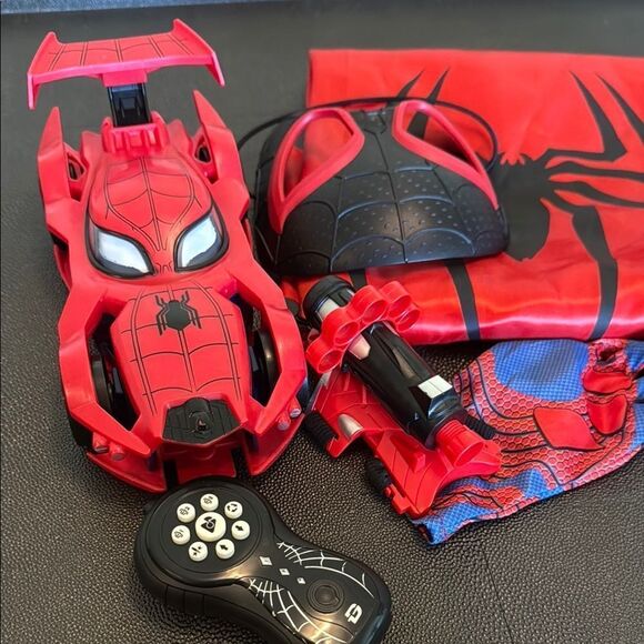 Marvel Spider-Man Red and Black Playset Box - Picture 1 of 8